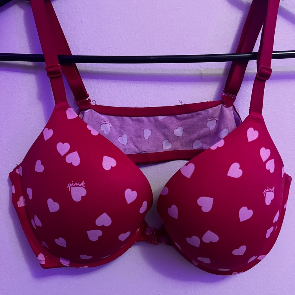 PINK Victoria's Secret Red Heart Bra